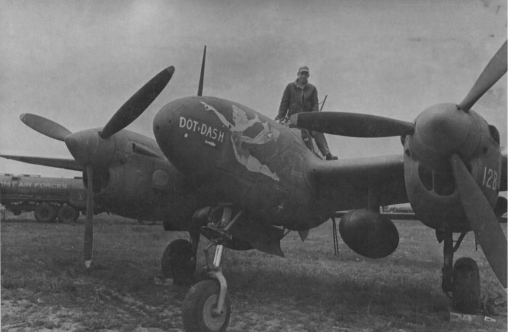 P-38 F-5 Dot + Dash